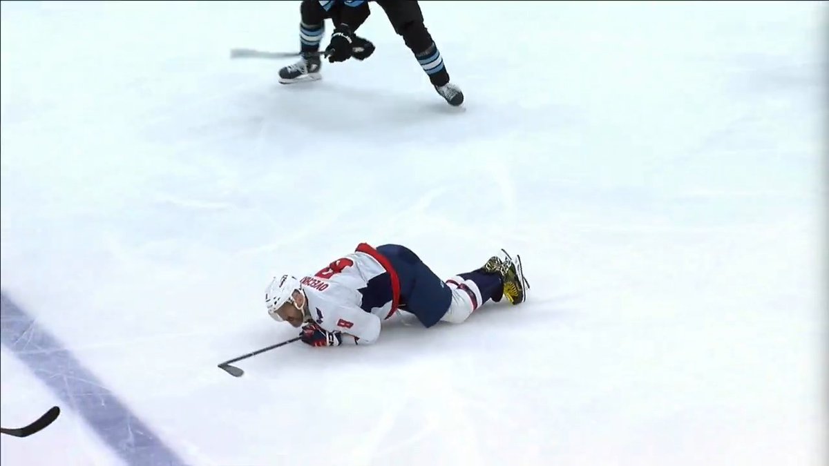Alex Ovechkin to the dressing room after this sequence 😩