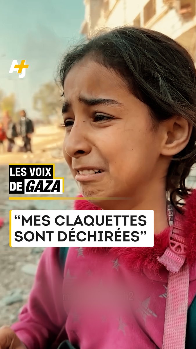 “Mes claquettes sont déchirées”. Dans la bande de Gaza, l'armée d'occupation israélienne a forcé cette fillette à quitter Beit Hanoun. Elle a fini sur la route, pieds nus.