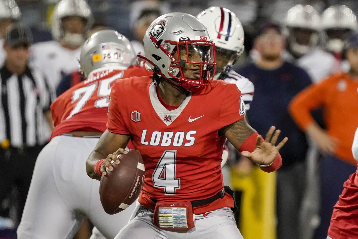 New Mexico QB Devon Dampier is the AP National Player of the Week after 3 rushing TDs, including a game-winner, and a passing TD in a 38-35 upset over No. 19 Washington State. He totaled 367 yards in the win.