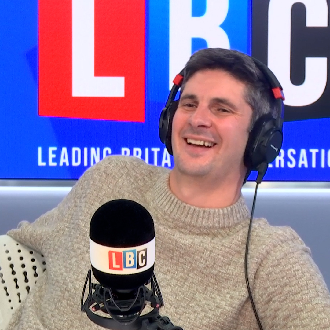 'About 50-100 farmers were in first class... a lot of farmers are better off than they claim.' Caller Mark points out the irony of farmers buying first class train tickets to come to London and protest about a tax hike. ＠TomSwarbrick1