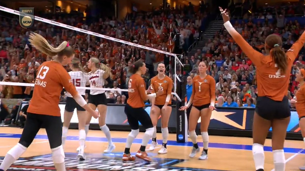 11 POINTS IN A ROW in the National Championship 🤯 Relive Texas Volleyball 's full 11-0 run on its way to a second straight title. #NCAAWVB