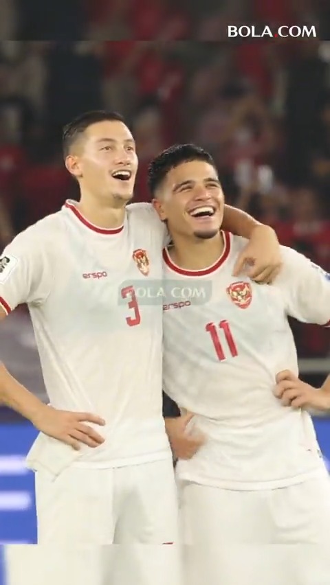 🎵🇮🇩 Tanah ku yang kucintai Engkau Kuhargai Momen Bang Jay dan Ragnar dengan lantang menyanyikan lagu Tanah Airku. 🥹🥹🥹 📽️: Bolacom/Abdul Aziz #BolacomID #BLCBM #TimnasIndonesia #KitaGaruda #JayIdzes #RagnarOratmangoen