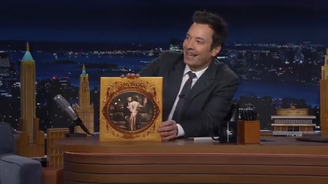 .RAÚL is here! 🖤 #FallonTonight
