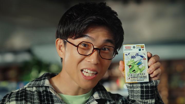 ポケモンカードゲームの最新CM「父の本音篇」が公開されたよ! 中尾明慶さんと白山乃愛さんが親子役で初共演! お父さんは、思い出のポケモンだったバンギラスのカードが気になるみたい。 「スタートデッキGenerations」は11月22日(金)発売! #ポケカ