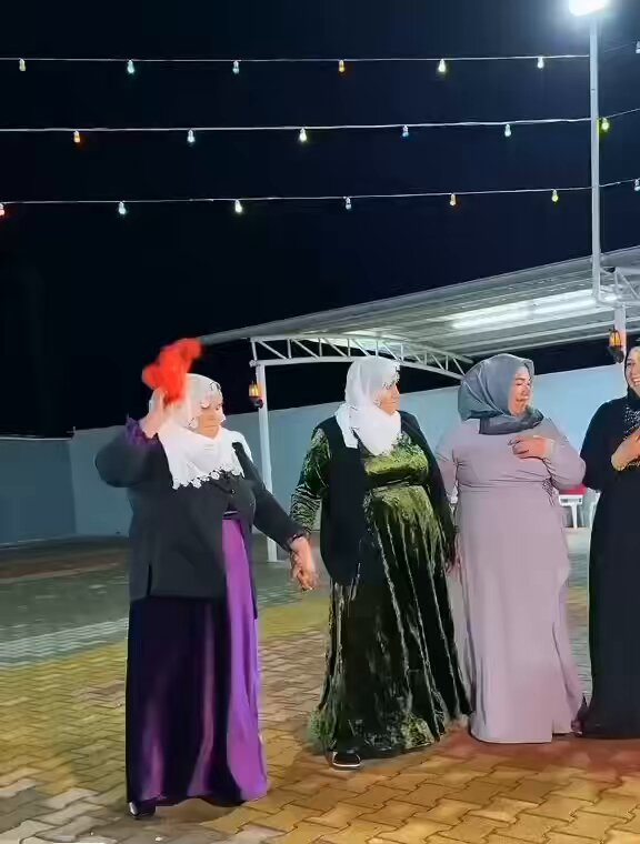 Bu Halay nereye ait ilk defa görüyorum 😃