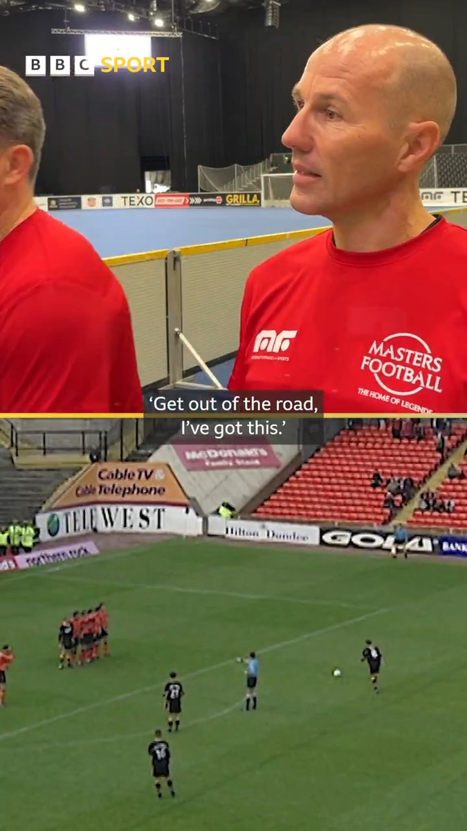 'Out the way, I've got this' - relive Eoin Jess' final Aberdeen goal Team-mate Derek Young recalls how he was pushed out the way as Pittodrie legend Jess weaved one last bit of magic in a Dons shirt in a 5-3 win over Dundee United in September 2000. #BBCFootball