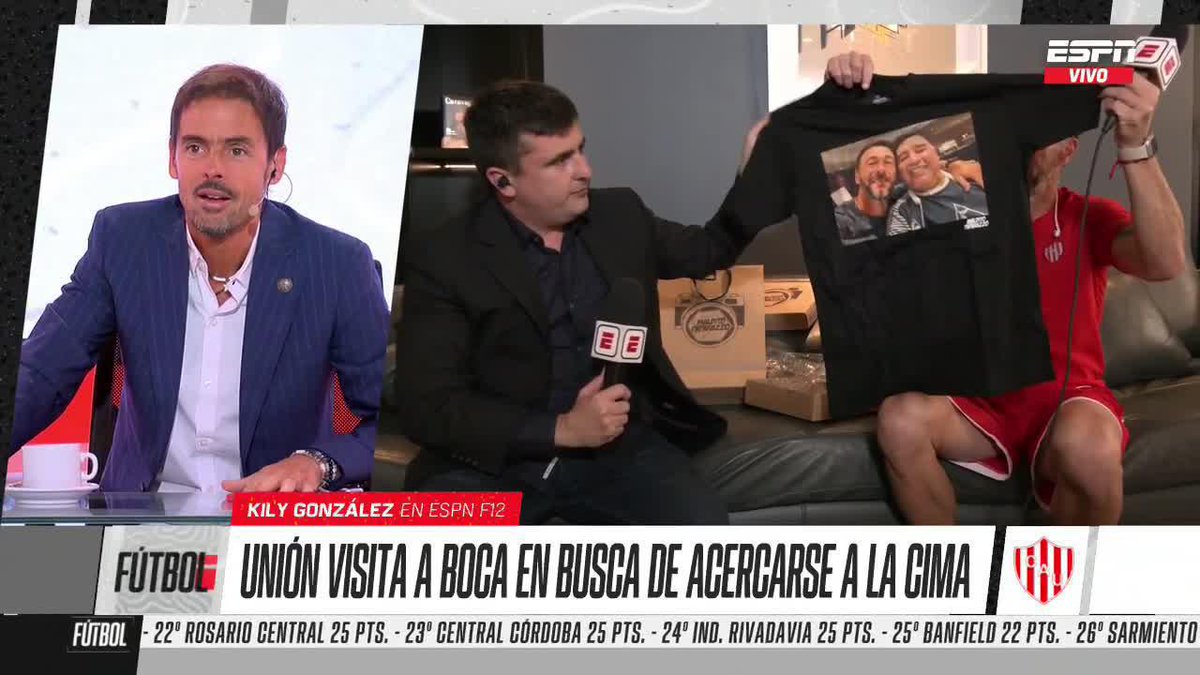 Maradona vive gracias a tipos como el Kily González. Qué hombre.