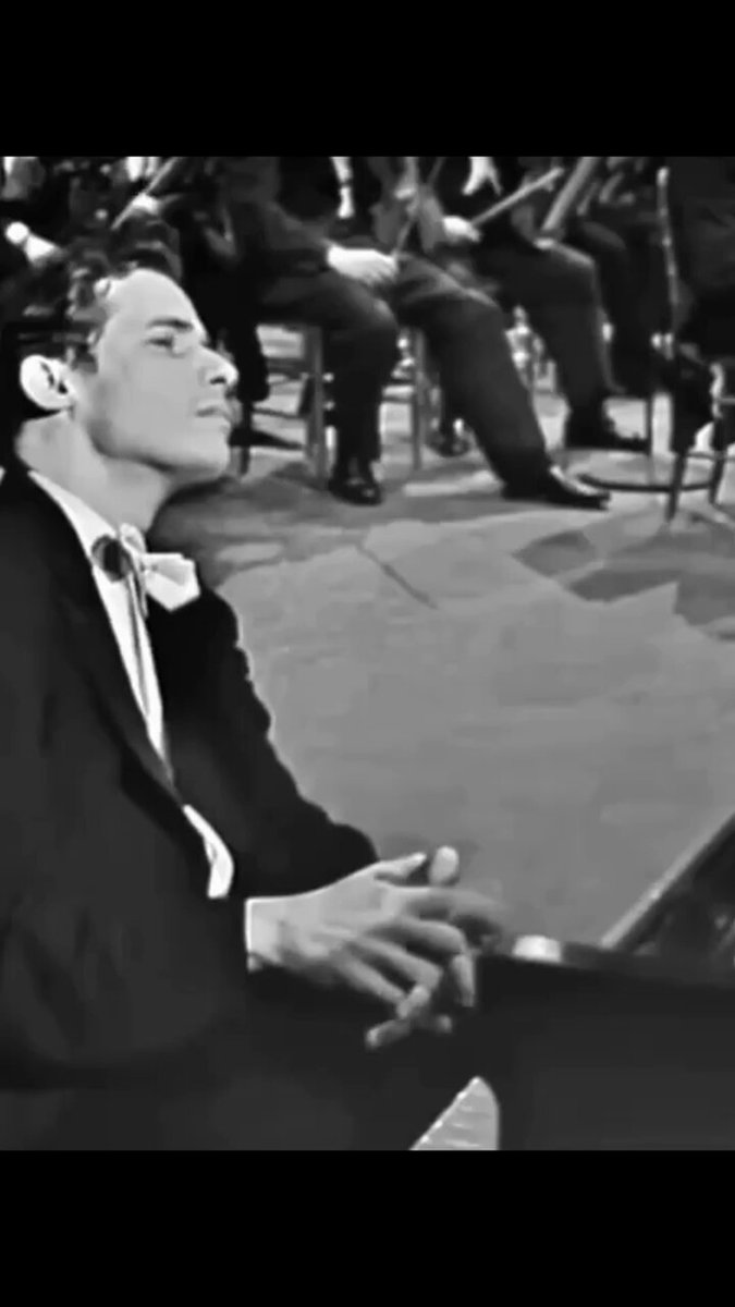 Leonard Bernstein and Glenn Gould: Bach’s Piano Concerto 1 🎶🎹