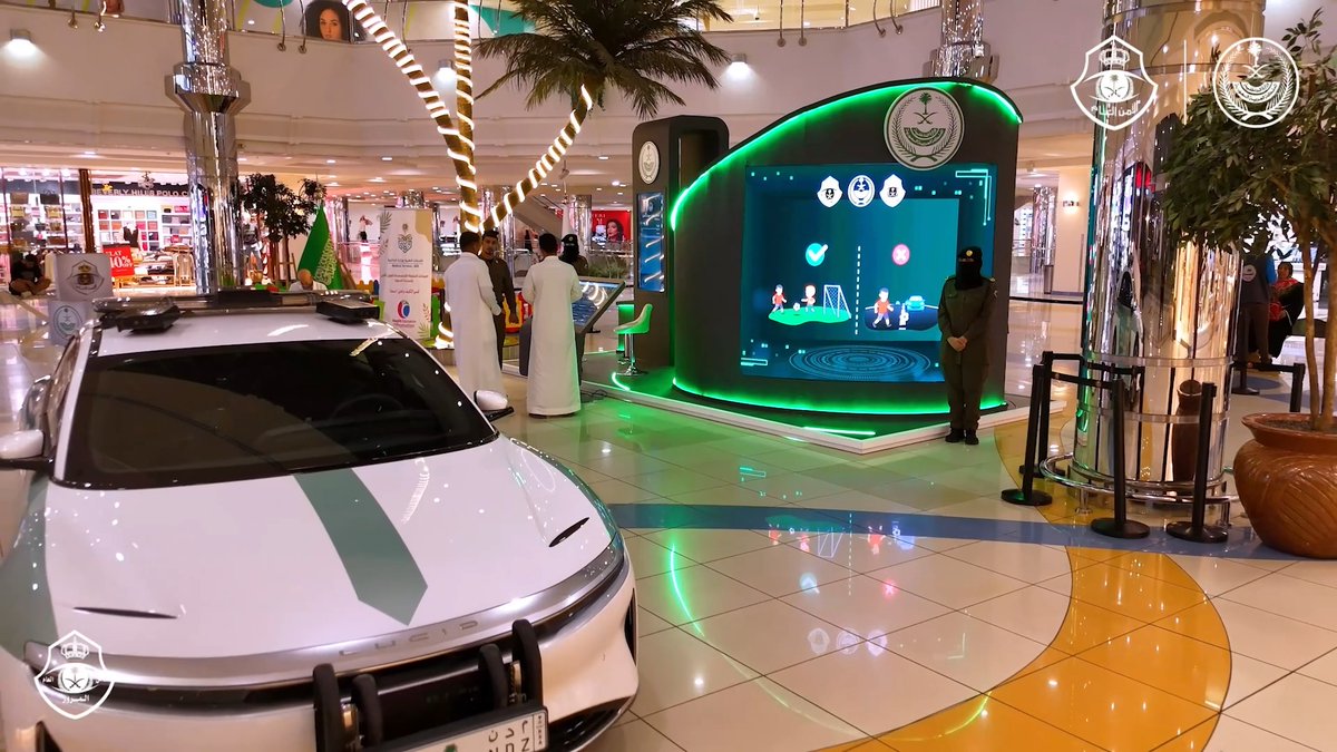 📹| #المرور_السعودي يستعرض تطبيقات الذكاء الاصطناعي بمنطقة المدينة المنورة في معرض وزارة الداخلية لتعزيز السلامة المرورية. #عندك_وقت #سلامتك_تهمنا