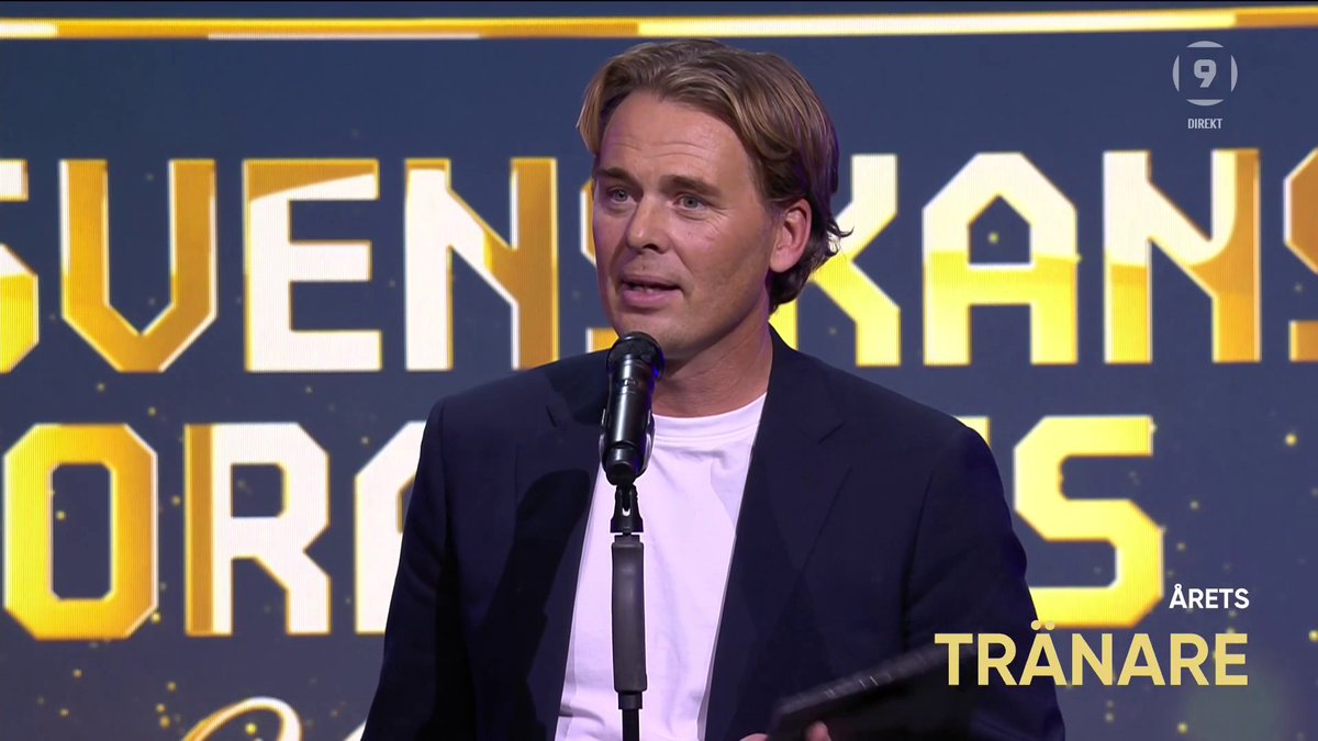 @sportsonmaxse "Jag står inte här för att jag är den bästa tränaren, utan för det vi har gjort i GAIS. En förening som jobbar tillsammans och supportrar som stöttar oss i motgång och medgång" Fredrik Holmbergs tacktal 💬 📲 Se Allsvenskans Stora Pris 2024 på Kanal 9 och Max