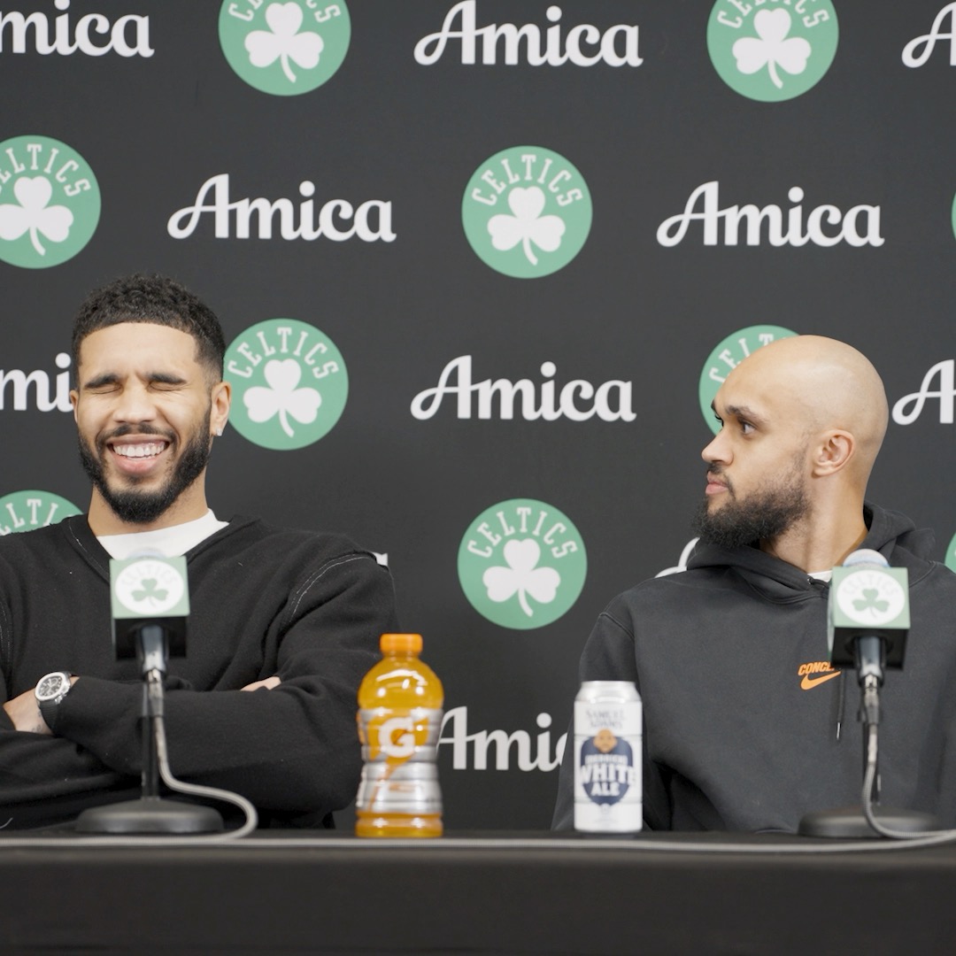 The look on Derrick White's face when Jayson Tatum was asked about saying Al Horford is his fav teammate ๐