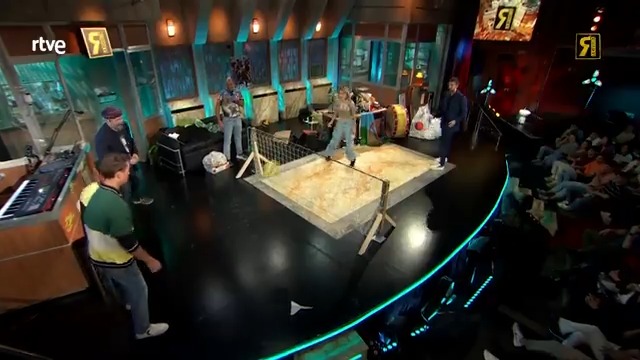QUIEN PIERDA, PAGA* *Sí, algo desequilibrados los equipos #LaRevuelta LNDA 🇦🇷
