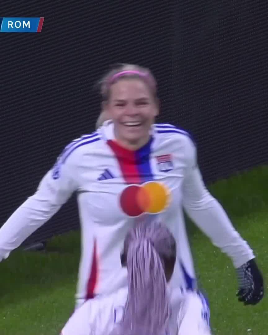 Eugénie Le Sommer marque pour la 49ème fois en Champions League 👑🇫🇷 Et de quelle manière 🤩🇫🇷 #UWCL