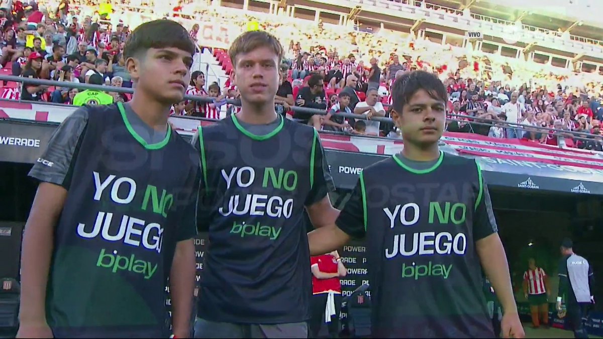 Las apuestas online entre menores de 18 años crecen, aunque están prohibidas. Por eso, bplay y la Liga Profesional de Fútbol se unen para enfrentar este problema en las canchas. #BplayLPF24 #JuegoResponsable |