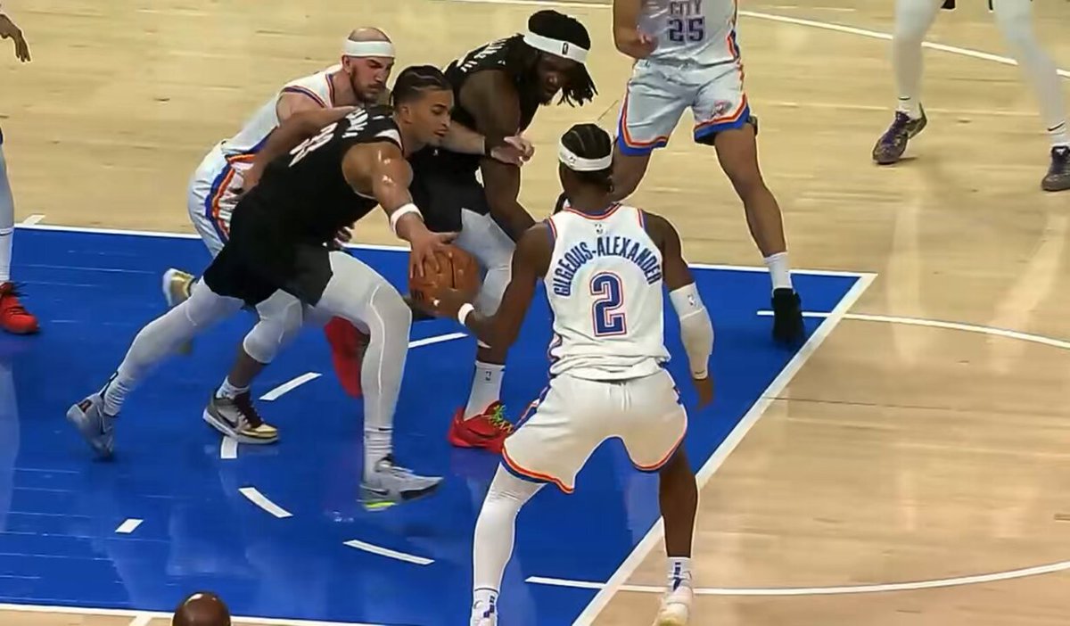 Look at Alex Caruso, man