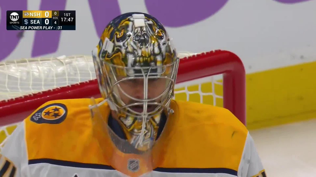 The Preds took a penalty for not starting the correct lineup 😳