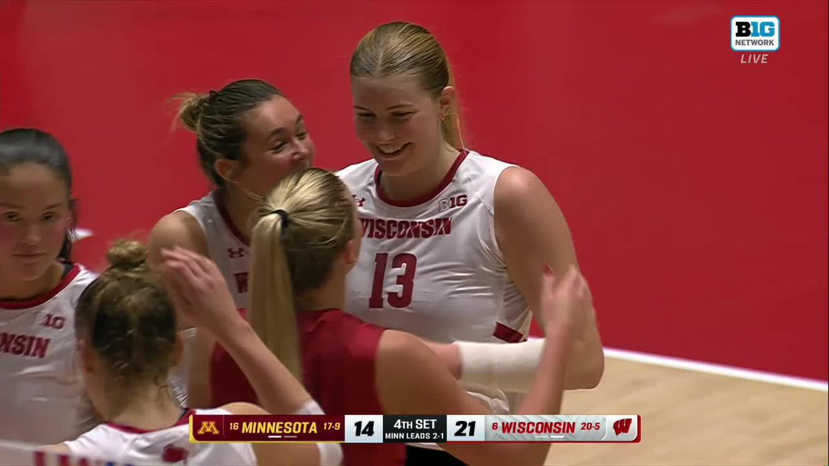 ALL 👏 OUT 👏 EFFORT 👏 #NCAAWVB #SCTop10 x 🎥 BTN / Wisconsin Volleyball