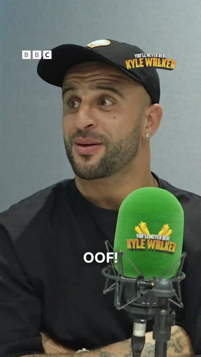 Taking a closer look at the new pod mics 😍😆 Email your questions and challenges for the pod to icanbeatkylewalker@bbc.co.uk 📲 And listen to ‘You’ll Never Beat Kyle Walker’ now on BBC Sounds 🎧 #bbcfootball #mcfc #threelions