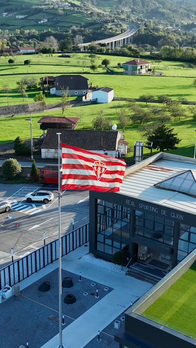 #CVAcademy grabó con la Academia del Real Sporting, en Mareo, cuna de talento y grandes jugadores. Próximamente en nuestras plataformas, conoceremos su metodología de formación... 📝⚪️🔴 🤝 Orlegi Sports