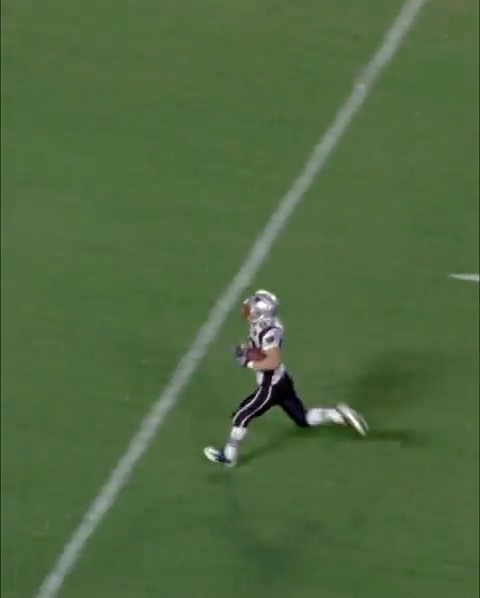 .Tom Brady to Wes Welker fed families 🍽️ 📺: #NEvsMIA 11/24 on NFL on CBS 🏈