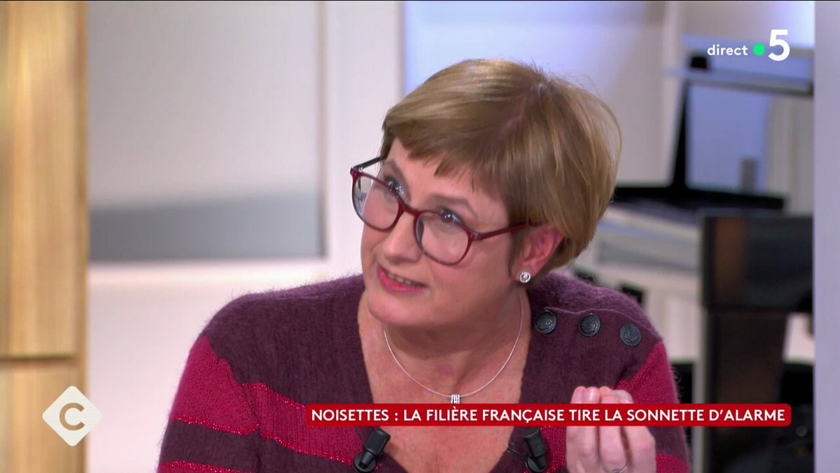 "Comment se fait-il que l'écologie politique soit à ce point déconnectée de la science écologique ? C'est une idéologie qui est plus anticapitaliste que pro-environnement, qui prône la décroissance avant celle des émissions de gaz à effet de serre." Géraldine Woessner dans #CàVous
