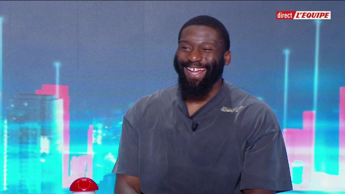 Invité exceptionnel ce soir dans L'Équipe du soir : Cédric Doumbè ! Et à invité exceptionnel, introduction exceptionnelle ! #EDS