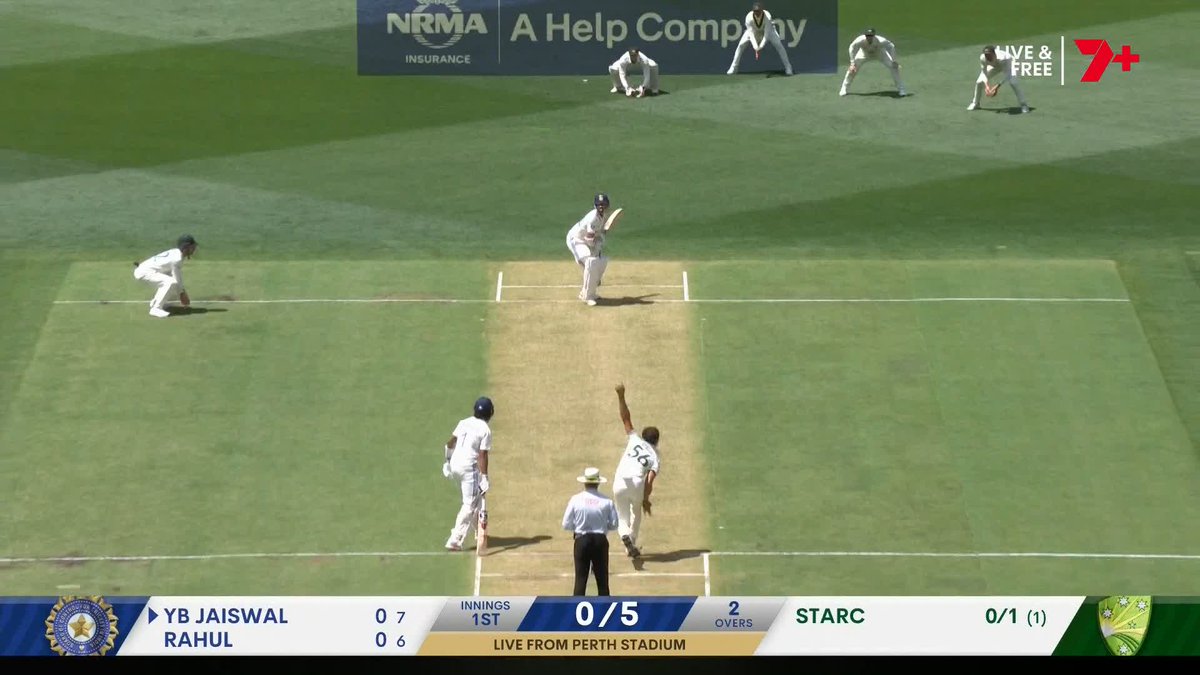 The first wicket of the day! Jaiswal edges, McSweeney takes it, Starc does it again early #AUSvIND