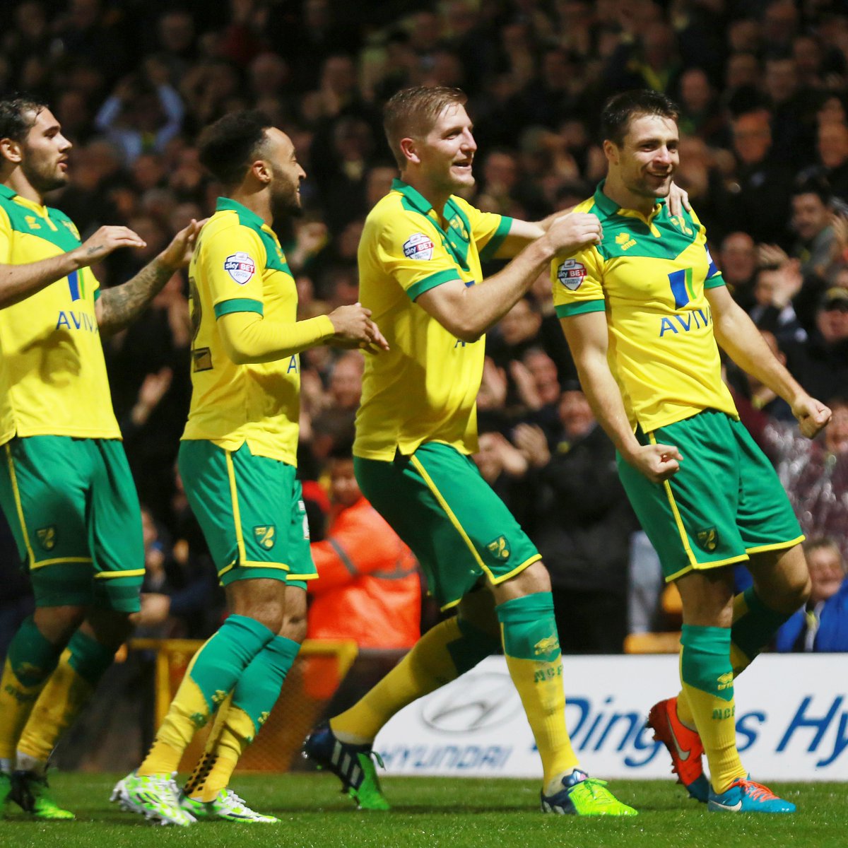 On this day in 2014… 🗓️ Russell Martin scored this thunderbastard for Norwich! ⚡️🤩 #NCFC