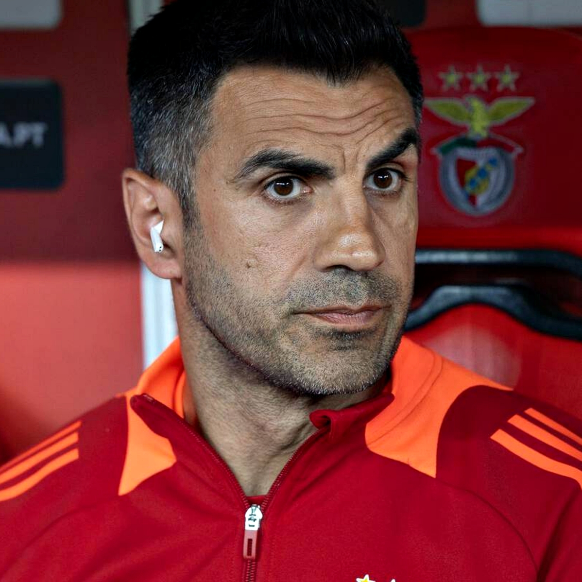 Lage reage aos rumores das saídas dos centrais: "Já coloquei o Ricardo Rocha a treinar" 😂
