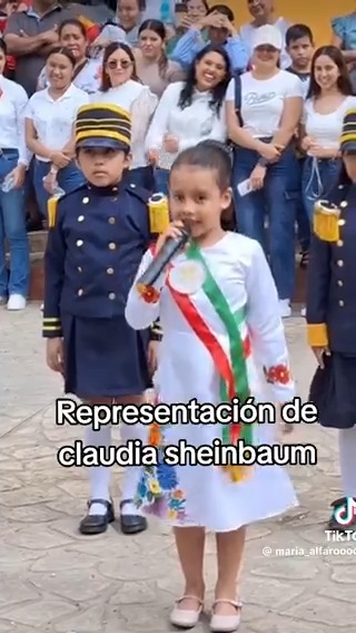 “Las niñas incorporan a su discurso la nueva visión de la importancia de las mujeres en la vida pública”, resaltó la presidenta Claudia Sheinbaum Pardo sobre video grabado durante un desfile de la Revolución mexicana en Chiapas.