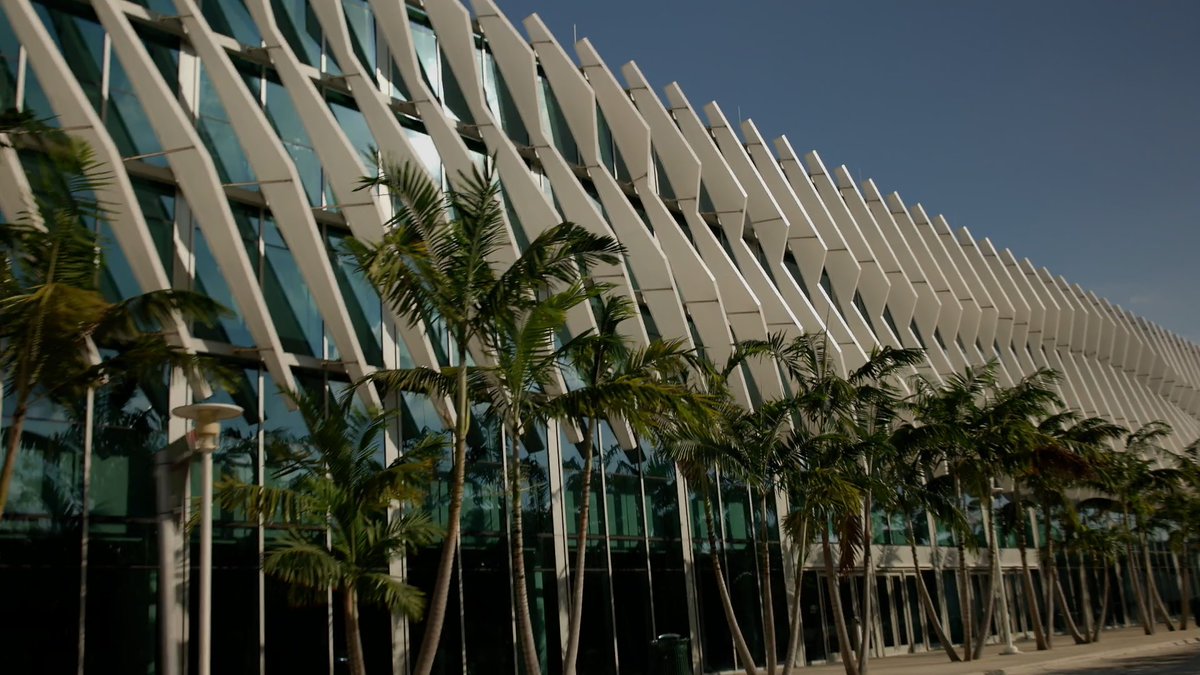 🌴 Can you feel it? #ArtBaselMiamiBeach is approaching fast! Get your tickets ahead of the public opening on December 6: