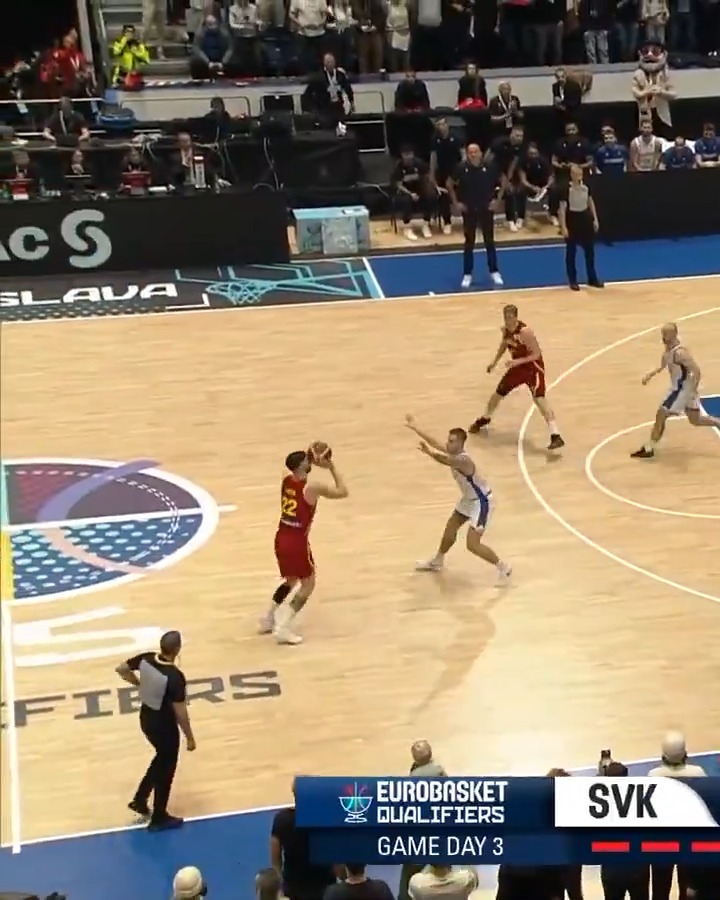 ๐น Santiago Yusta, el gran protagonista de un dรญa que recordaremos ๐ฃ 21 puntos y 2โฃ triples difรญciles de explicar ๐คช Teledeporte | #EuroBasket | #LaFamilia #SomosEquipo