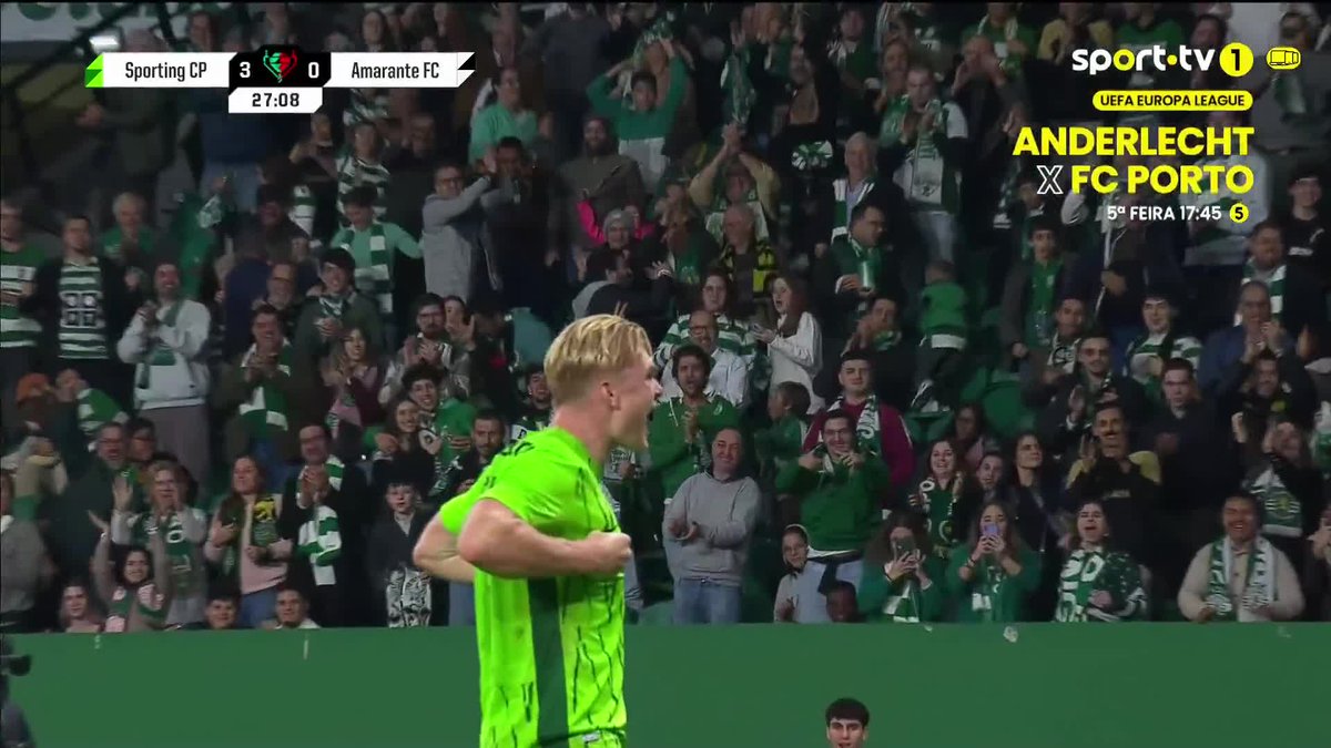 O sorriso do Gyökeres ao ver o seu filho marcar 🥹