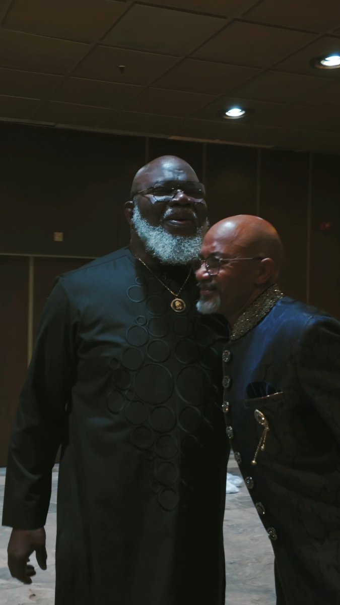 My visit to Harare, Zimbabwe, was such a great joy! I celebrated my friend Bishop Bishop Tudor Bismark’s 50 years of ministering the Word of God at the #2024JubileeConference and got to talk with students at the Star Leadership Academy. Until next time, Zimbabwe. 🇿🇼 ✌🏾