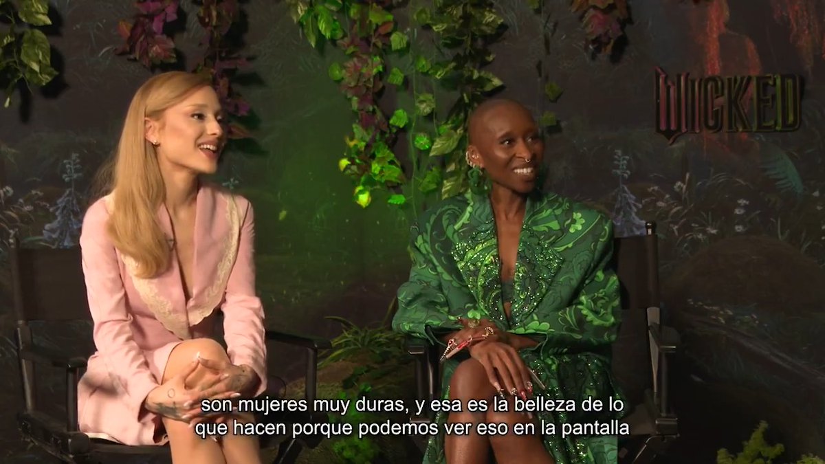 .Danna y Ceci de la Cueva entrevistaron a ariana grande y cynthia erivo durante su visita a méxico #WickedEnMéxico 🩷💚