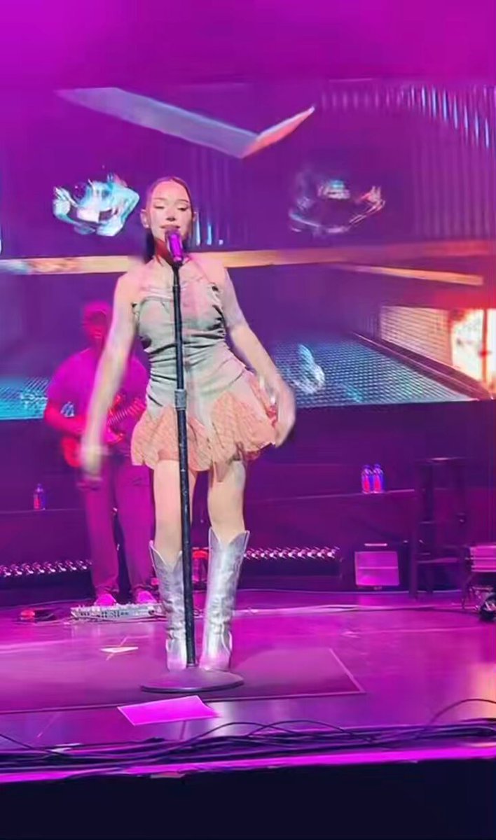 .@BellaPoarch apertura el “Pink Aura Tour” en Dallas, Texas. 🇺🇸