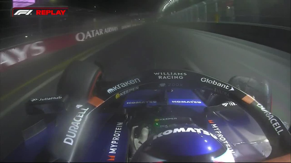 "Franco Colapinto" Porque calculó como el orto en la curva interna e hizo totalmente pija el auto en la clasificación del Gran Premio de Las Vegas de la Fórmula 1. Venía volando y al final casi vuela él porque hizo mierda el auto el hijo de re mil puta.