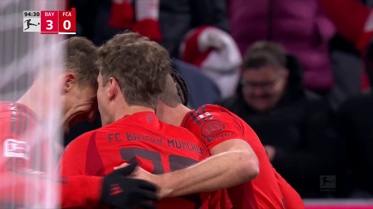🏴󠁧󠁢󠁥󠁮󠁧󠁿 Harry Kane once again treating the Bundesliga like it's FIFA Street... That touch is just silly! 🤯 📹 Sky Sports Football