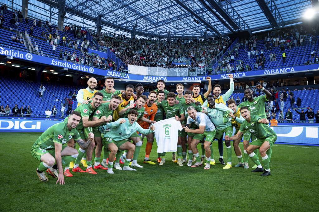 💚 El Real Racing Club es muy líder. Le saca 10 puntos al 2º. Y una ilusión les persigue: la Primera división. Desde 2012. Y ahora parece más cerca 📌 Jose Alberto López, Pablo Rodríguez y GonzaloColsa analizan en MARCA el gran momento del equipo ✍️ Pablo M. Otero 📹 Ángel Rivero
