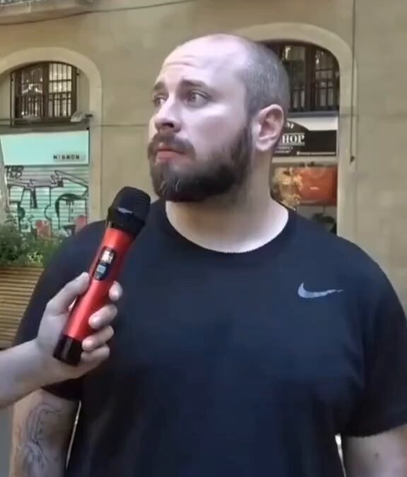 Este es nivel medio del votante socialista.. voto al PSOE porque me lo dice la pobre de mi abuela