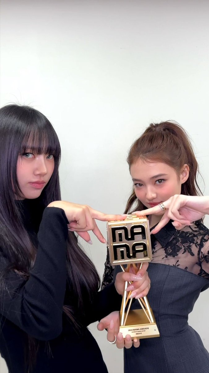 BODY with 🏆 #2024MAMA TikTok : Shorts : Reels : NAVER TV : #MEOVV #미야오 #TOXIC #BODY #SOOIN #수인 #ELLA #엘라 #THEBLACKLABEL #더블랙레이블