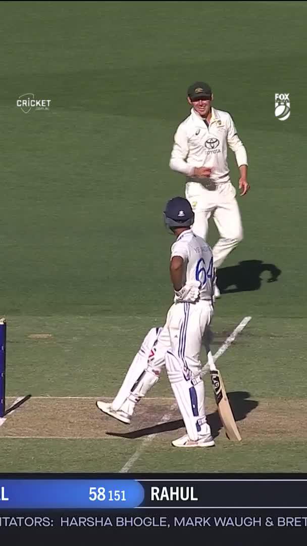 Jaiswal found time in his 193-ball knock to have a laugh with Labuschagne 😂 #AUSvIND