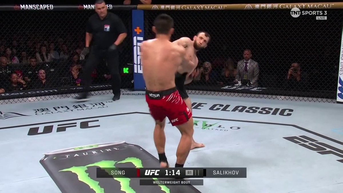 SPINNING WHEEL KICK KO! 😱 Muslim Salikhov knocks out Song Kenan 💥 This card just keeps delivering! 👏 #UFCMacau | LIVE on TNT Sports 3 and discovery+