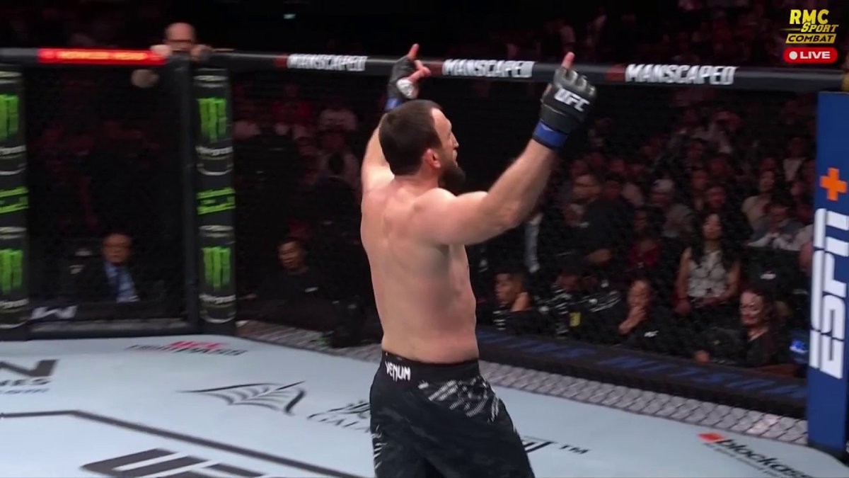 🚨🚨 LE COUP DE PIED DE FOUUUU 🤯 Muslim Salikhov 🇷🇺 s'impose par KO au 1er Round MAIS C’EST QUOI CETTE CARTE ? #UFCMacau