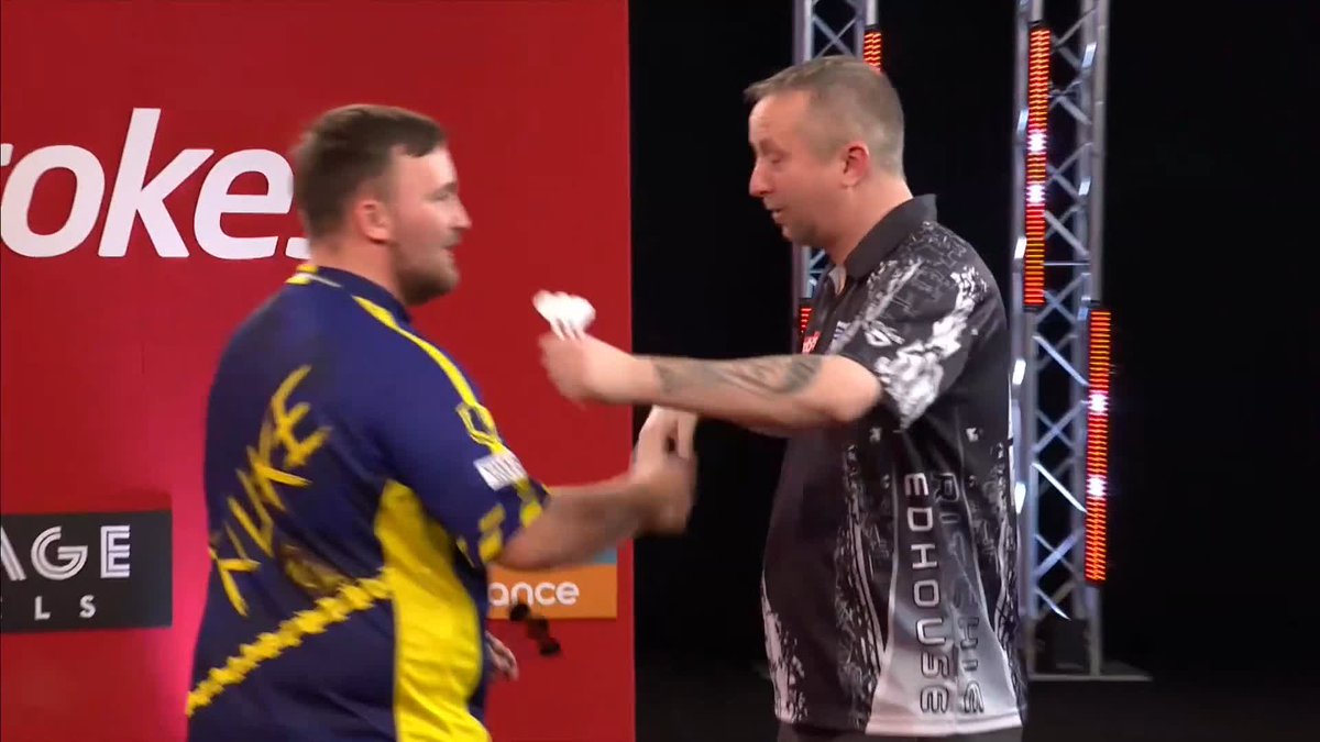 LITTLER ALMOST WINS IT WITH A NINE! 🤯 For the third time in just over a week, Luke Littler misses double 12 for a nine-darter! It couldn't have been any closer, but Littler eventually wraps up a 6-2 win over an impressive Ritchie Edhouse! #PCF2024 | R2