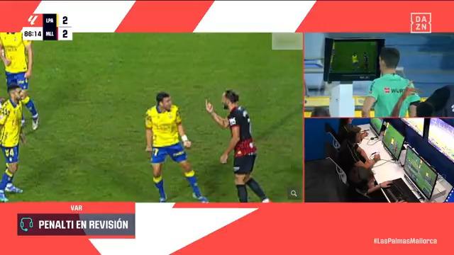 ¡EXPULSADO VEDAT MURIQI POR HACER UNA PEINETA! 🟥 La roja que vio el delantero del RCD Mallorca tras su pique con Jaime Mata #LALIGAenDAZN ⚽