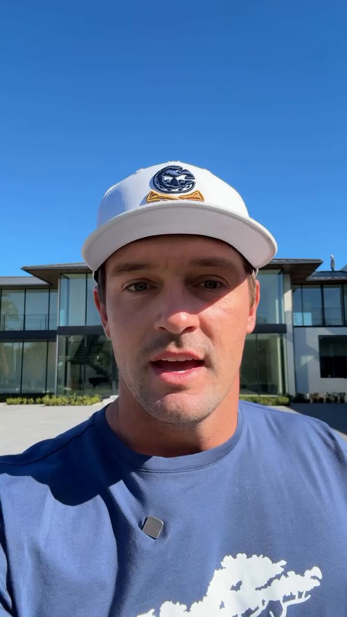 🚨🏠🏌️‍♂️ #DAY 12 — Bryson DeChambeau is grinding in an attempt to make a hole-in-one over his house. The man will not quit. BRYSON LEGION (🎥: @b_dechambeau)