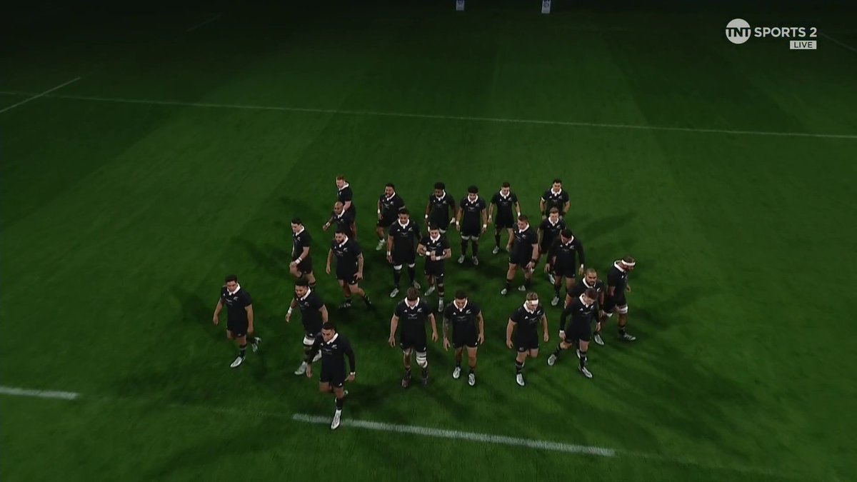 The Haka under the lights, led by TJ Perenara 🤩 #AutumnNationsSeries | #ITAvNZL