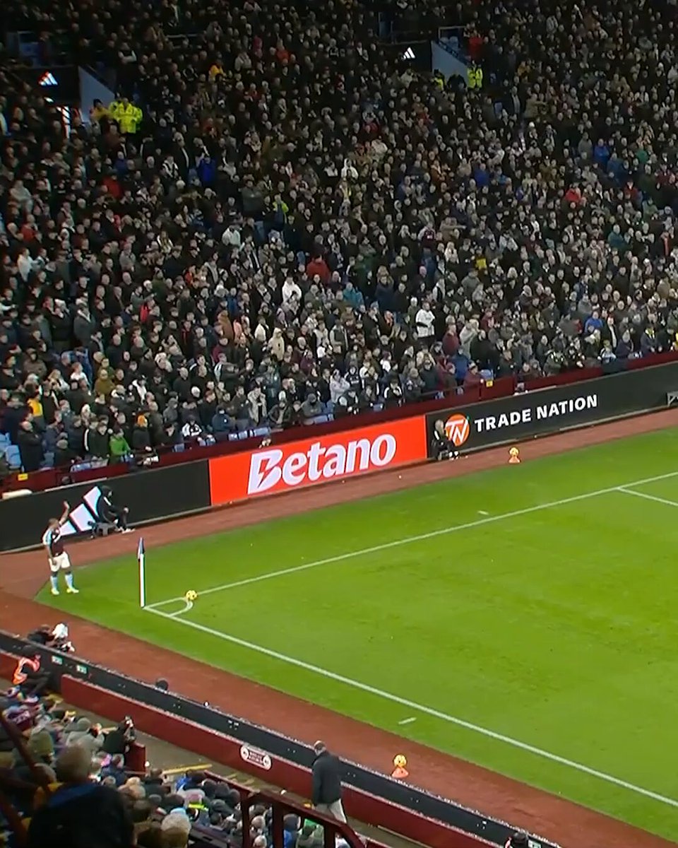 Barkley in front of the Holte End 🤌