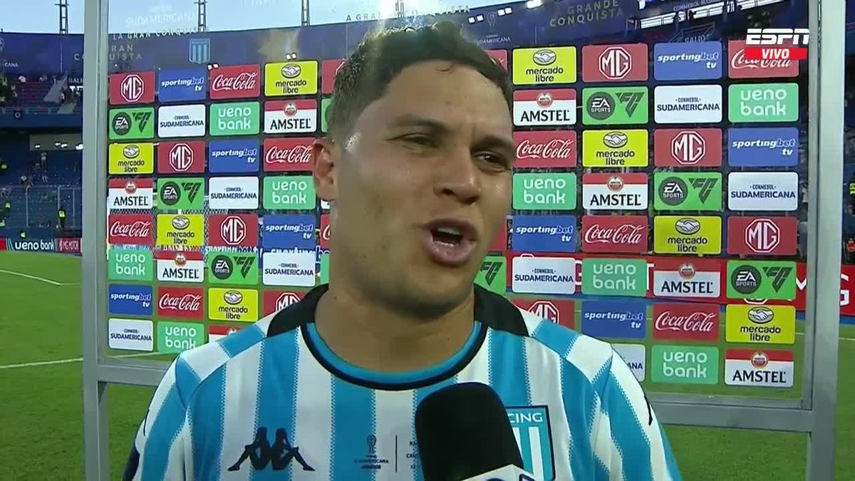 Las palabras de Juanfer Quintero, al borde del llanto, después de salir campeón de la Copa Sudamericana con Racing. 🥹🇨🇴